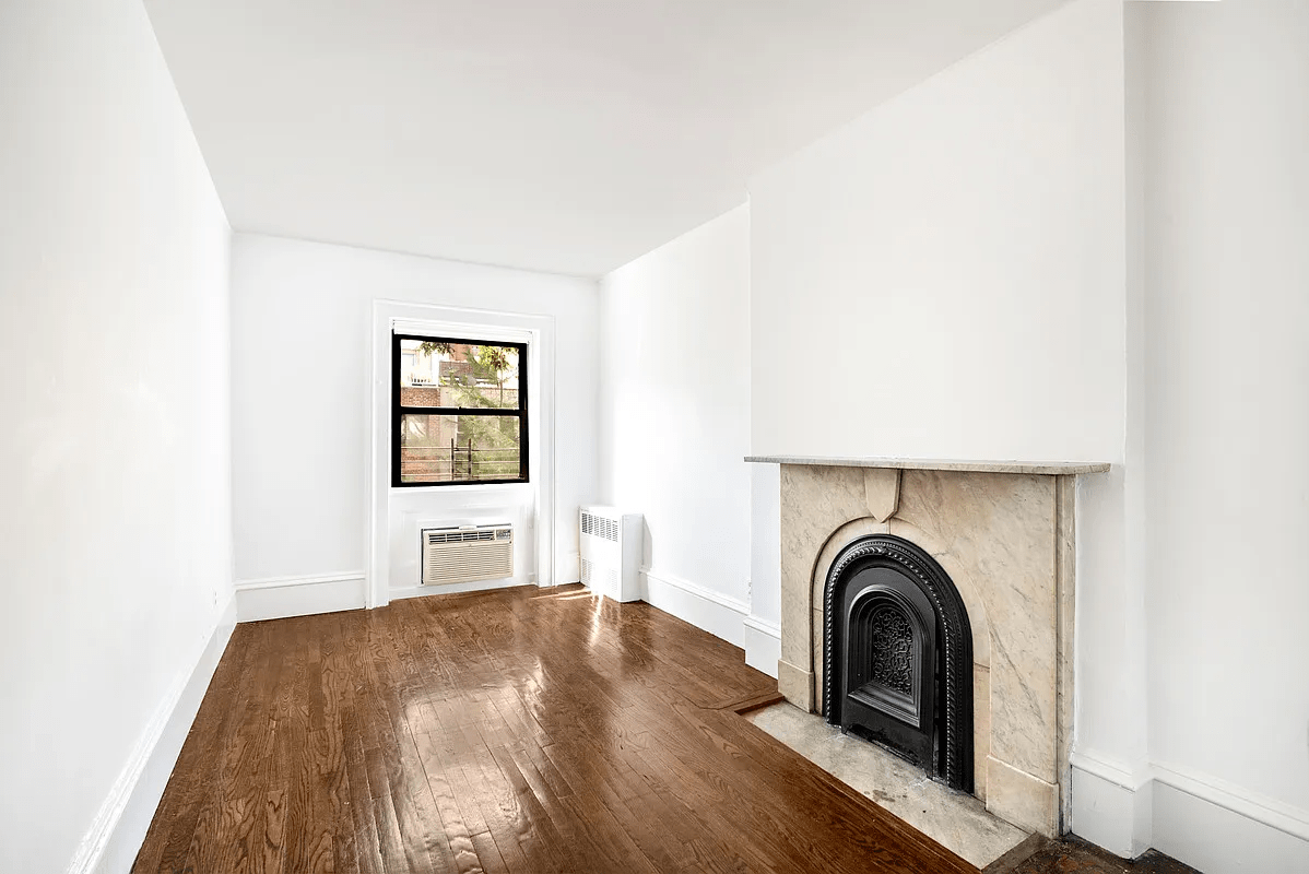 322 W 20th St #2