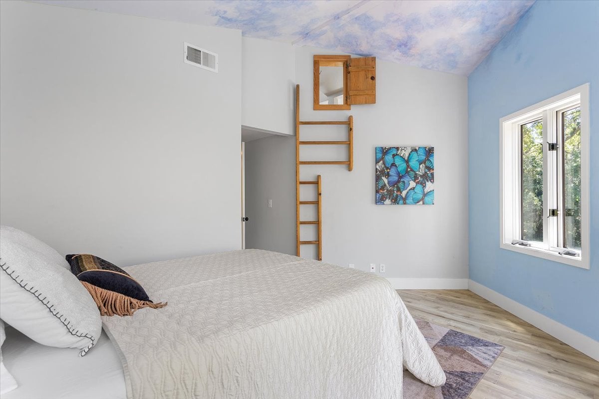 14275 Saratoga Avenue, Saratoga