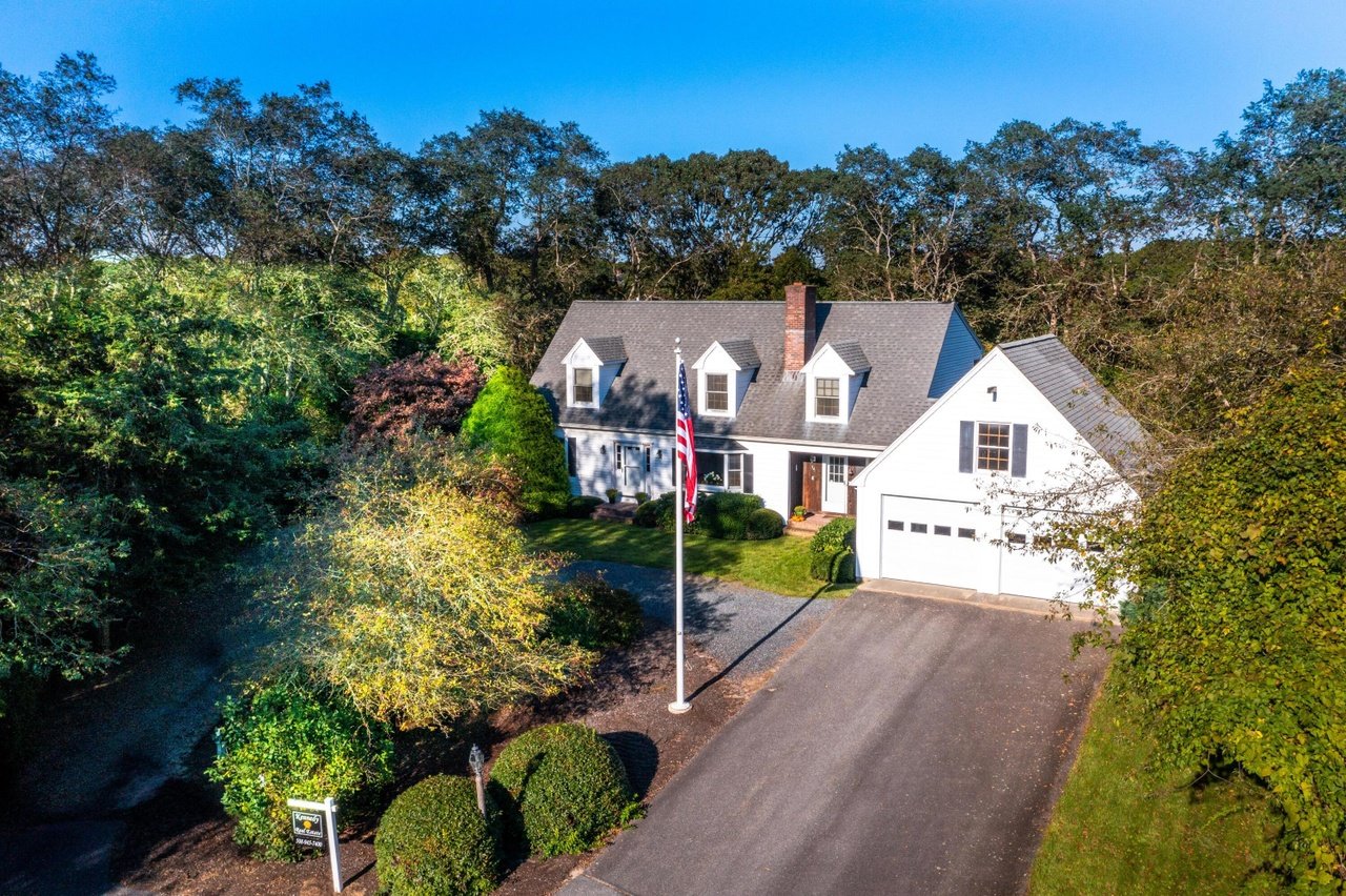 54 Parliament Dr