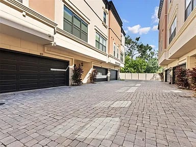 3421 W Horatio St #109