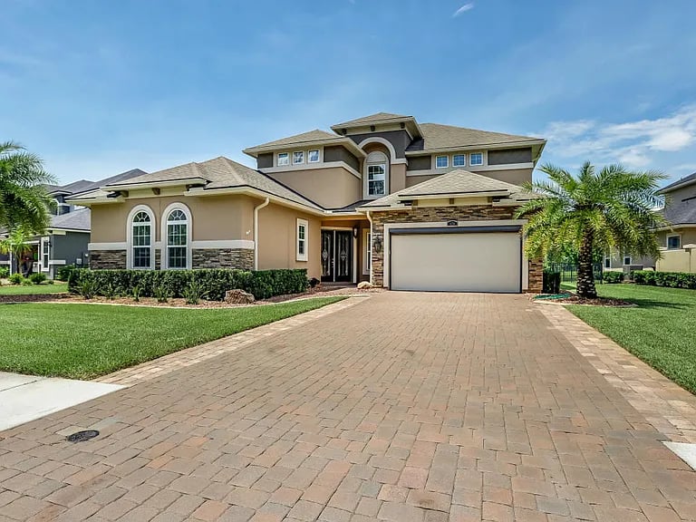 470 Cloisterbane Dr