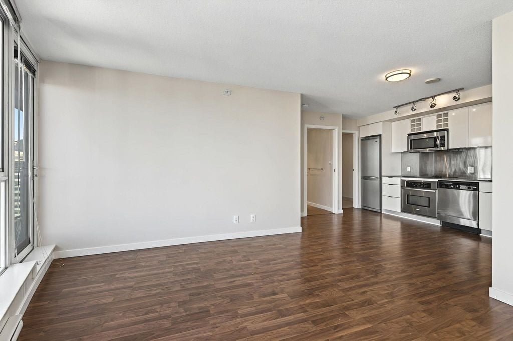 233 Robson St, #3210