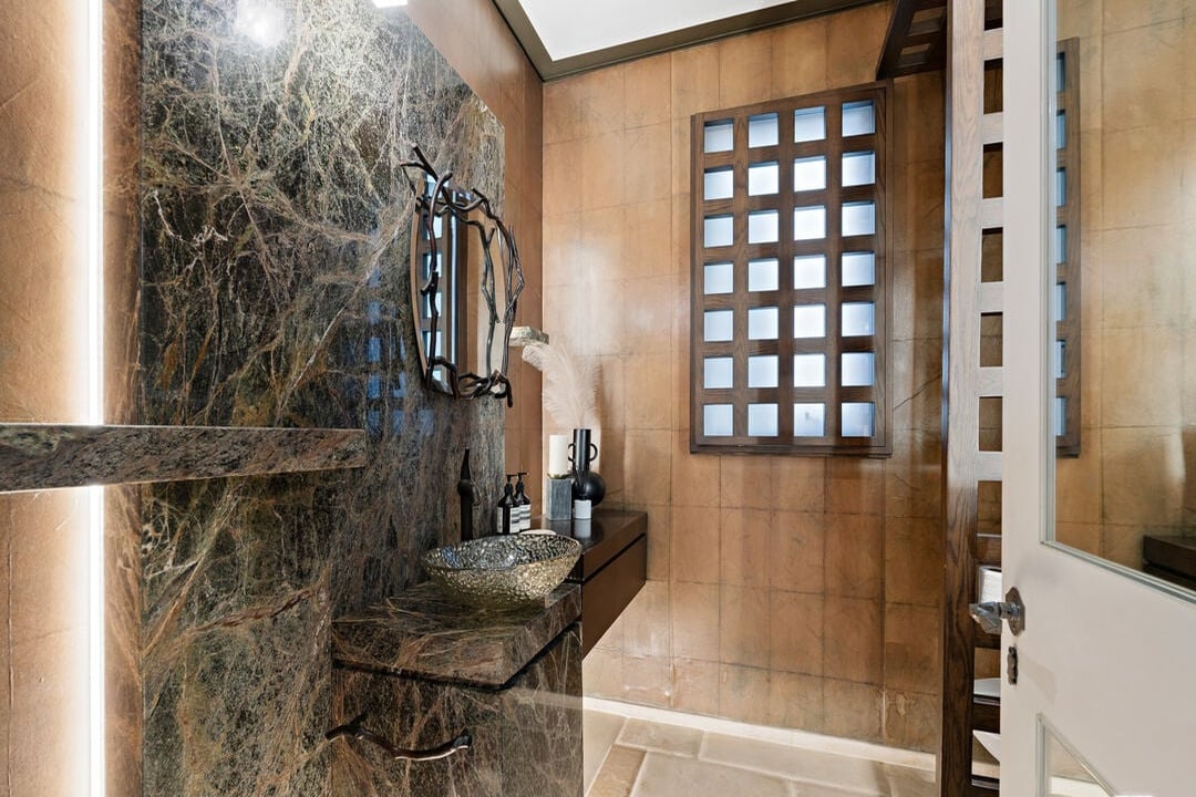 Century Woods Dr, 90067