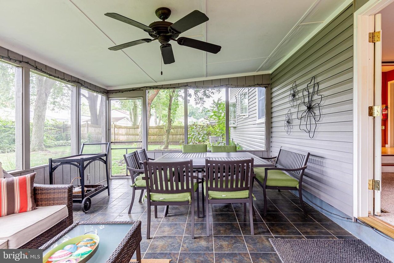 10 Old Colony Ln