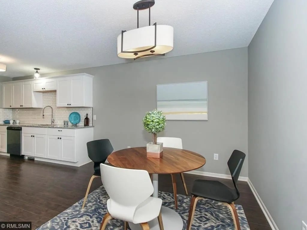 8785 Hastings Cir NE