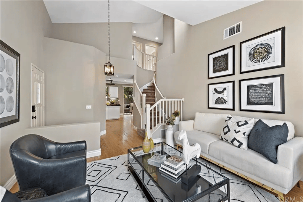 123 Colony Way