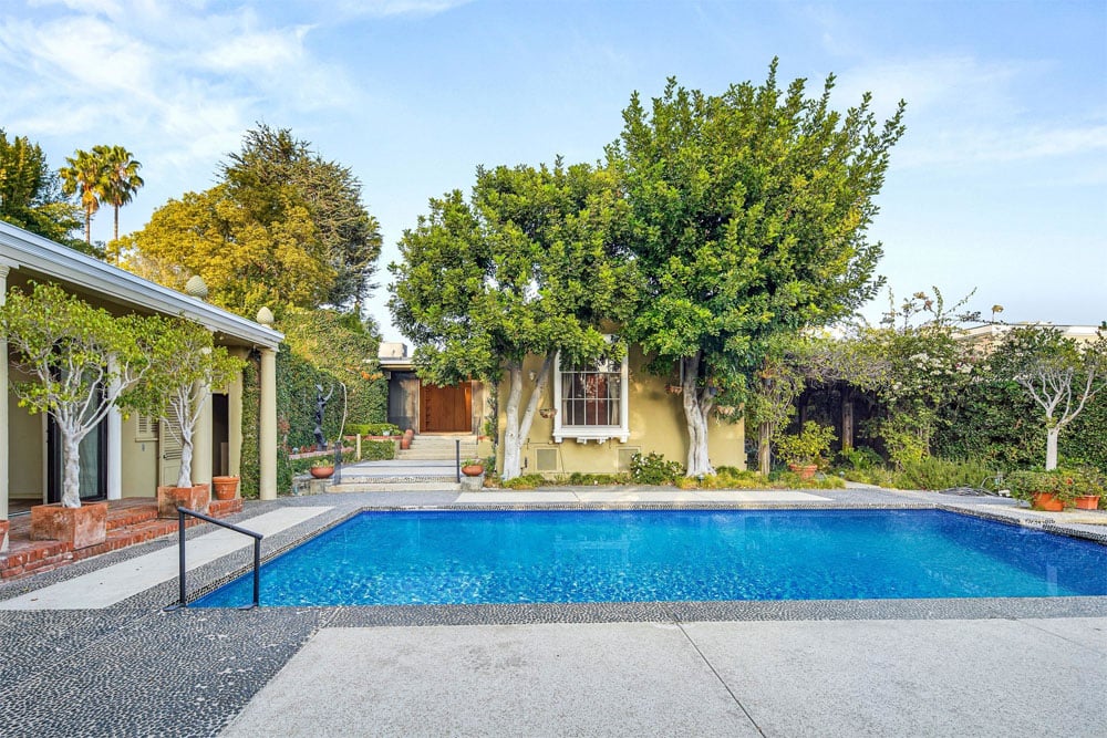 Kirk Douglas Home in Beverly Hills Sells for More Than $1 Million Over Its Asking Price