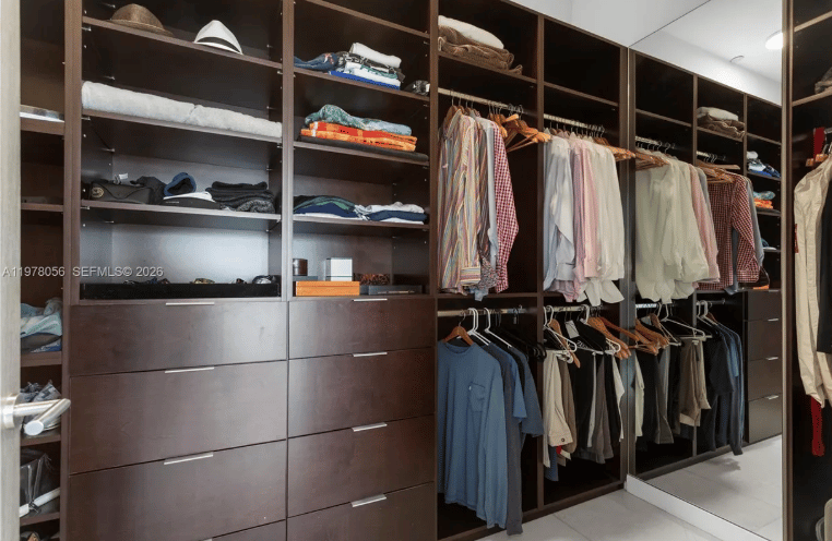 LUXURY IN THE MIAMI SKY