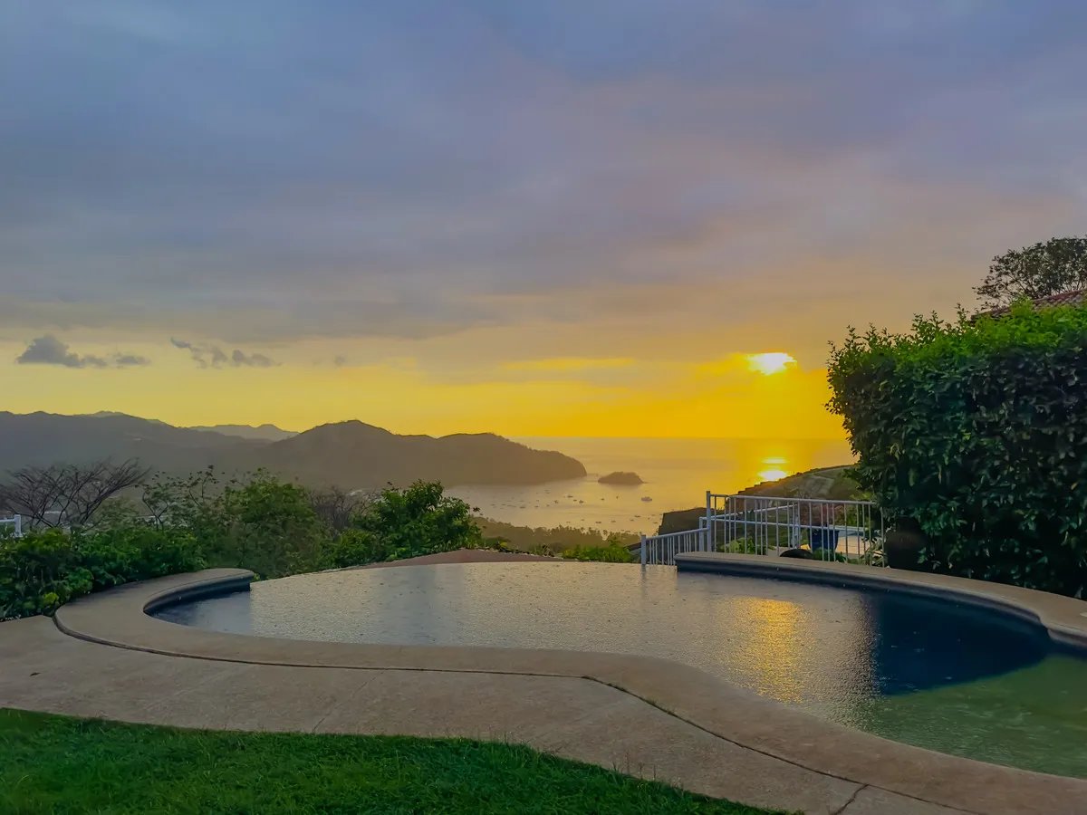 Ocean View Home in Altos del Cacique