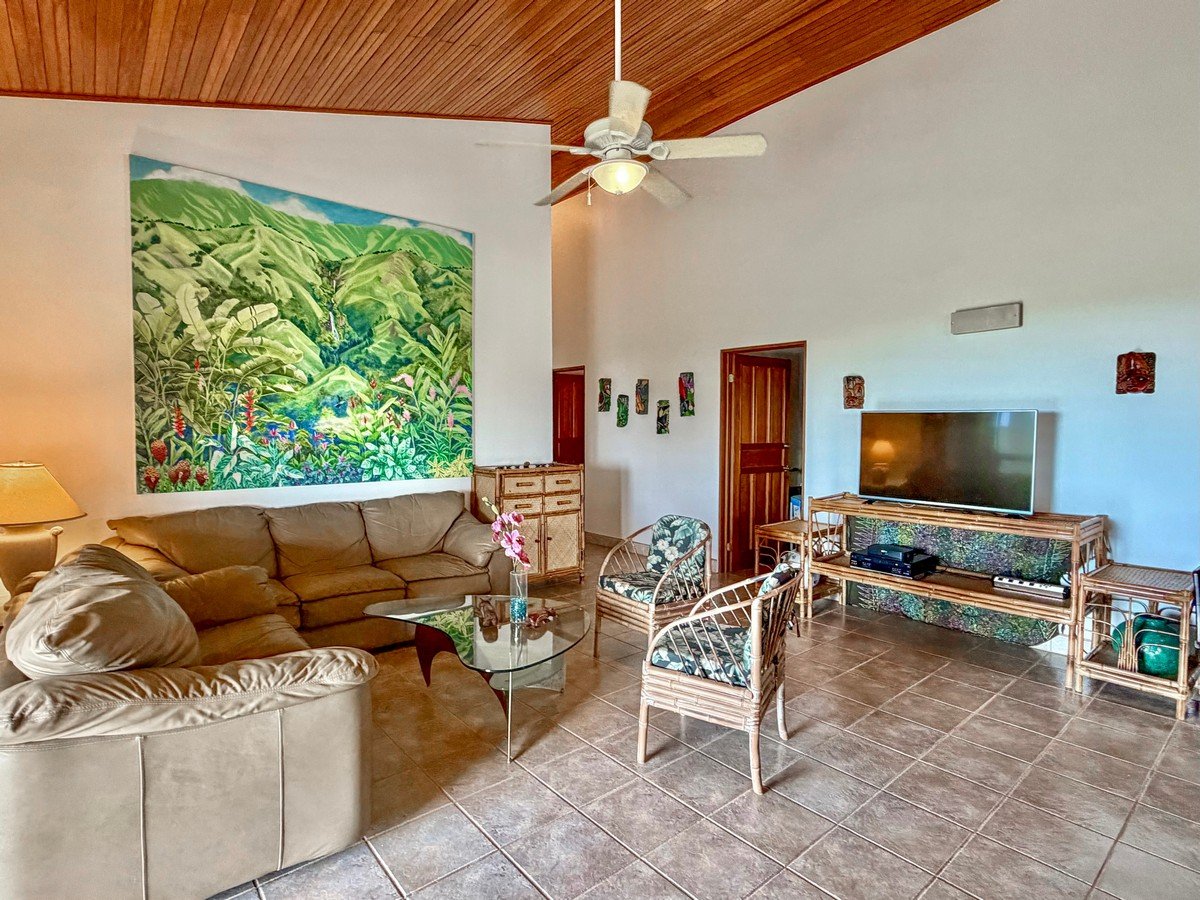 3.64 ACRES – 3 Bedroom Home With Expansive Ocean Views, Multiple Areas to Build, Public Road With Commercial Potential, 10min to the Beach!!