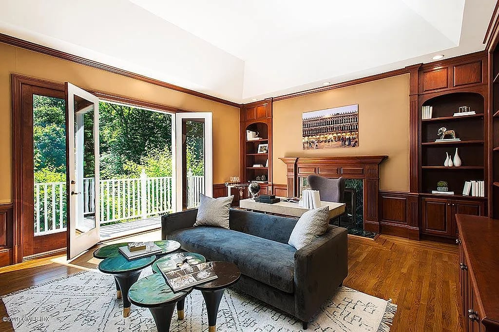 15 Mountain Laurel Dr