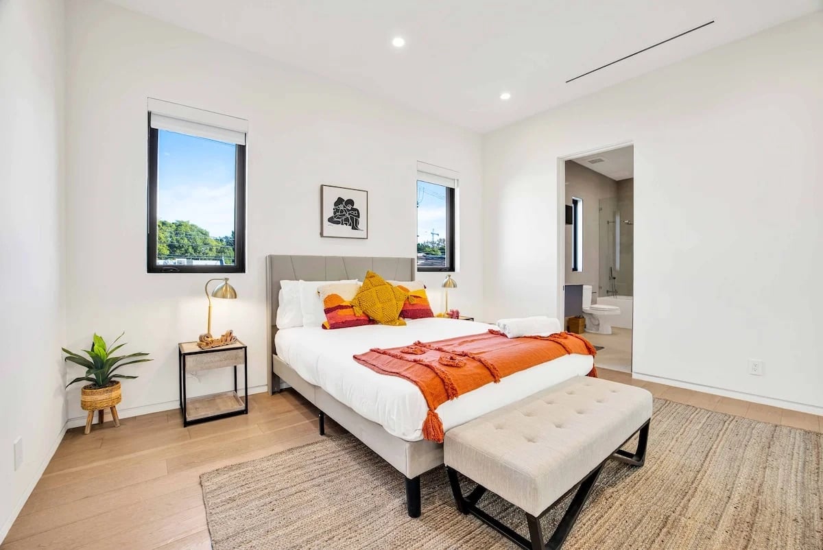 Modern 5BR Home w/Pool – Walk to The Grove & LACMA