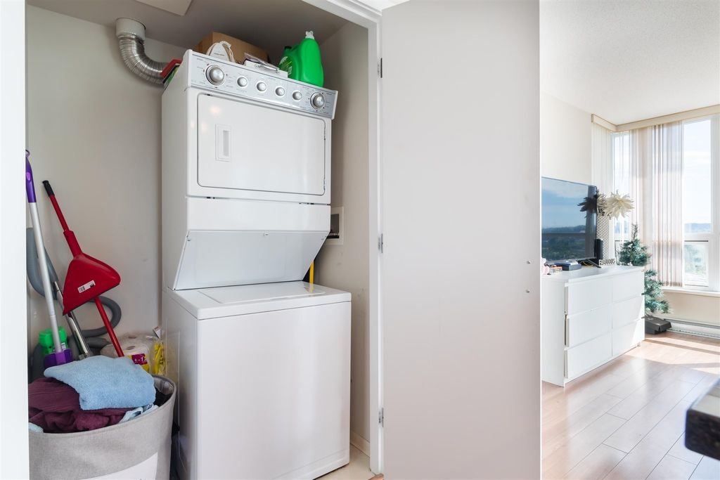 2200 Douglas Rd, #1404