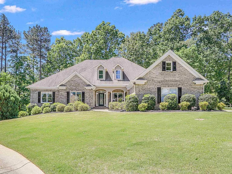 5451 Pine Forest Cir