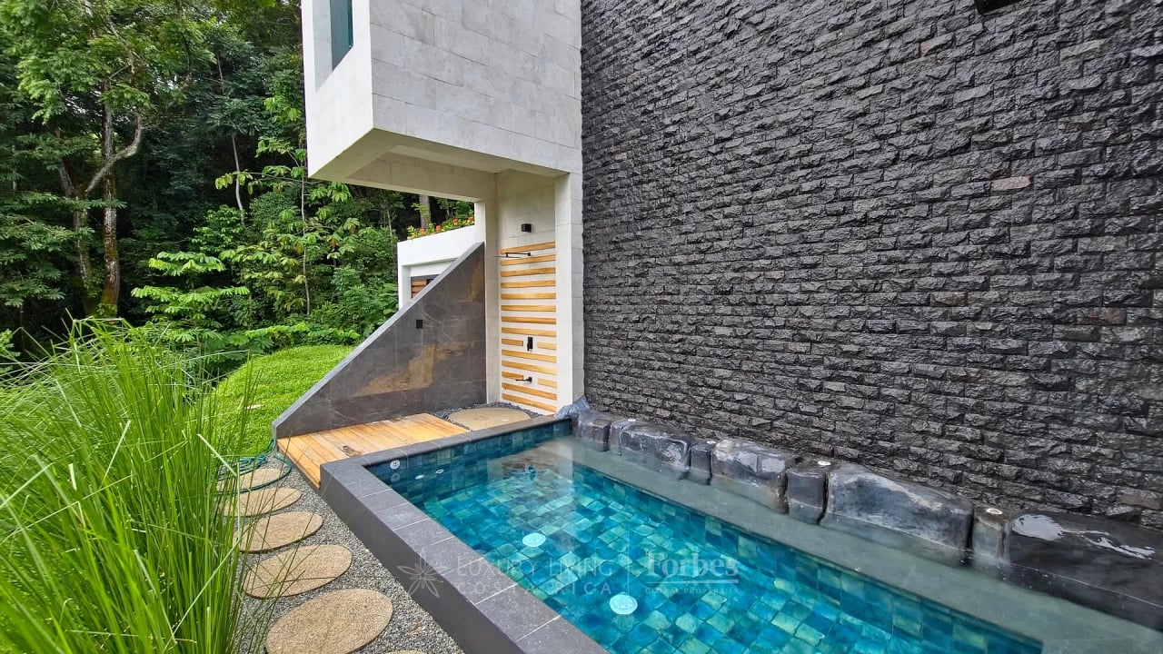 21094N - Luxury Ocean-View Villa in Costa Verde - The Jade Horizon