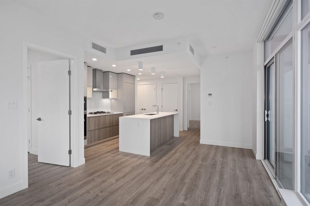 6511 Sussex Ave, #2108