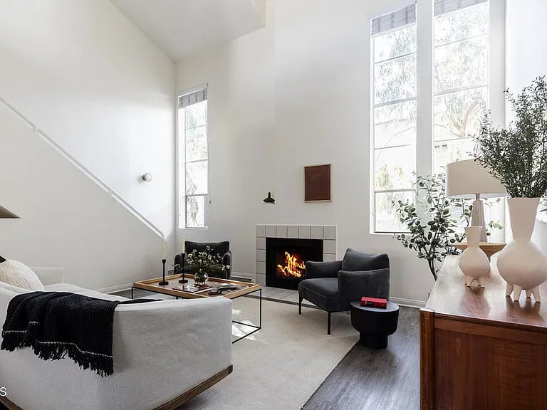 3372 Rowena Ave APT 4