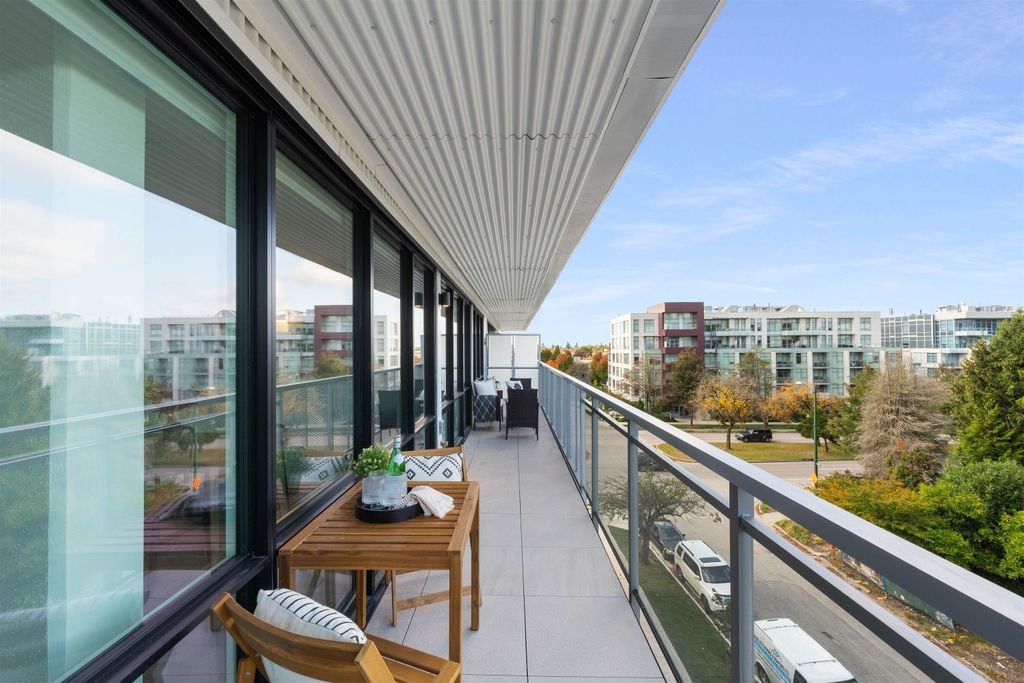 5118 Cambie St, #402