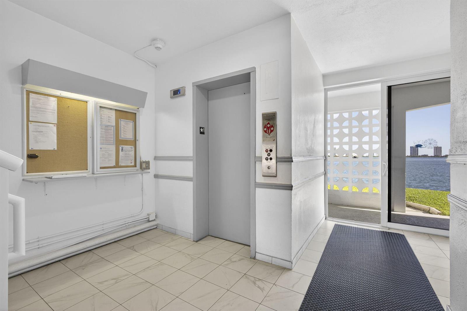 100 Shore 307 Ct