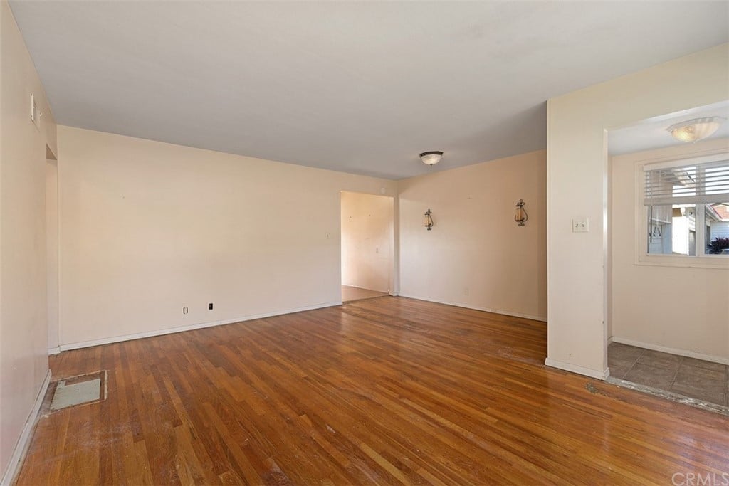 1372 Kenneth Dr