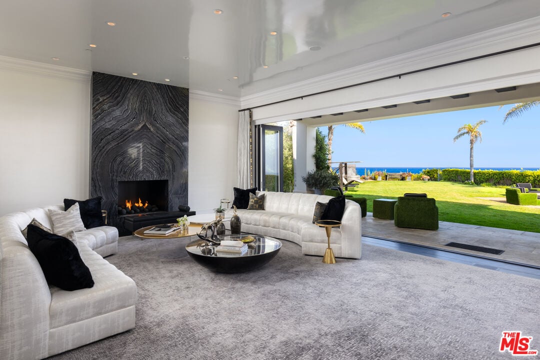 Carbon Canyon Rd, 90265