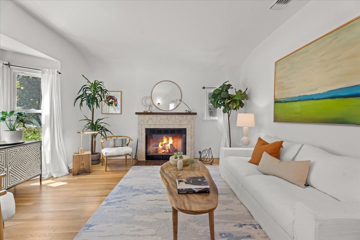"Island living" in Studio City