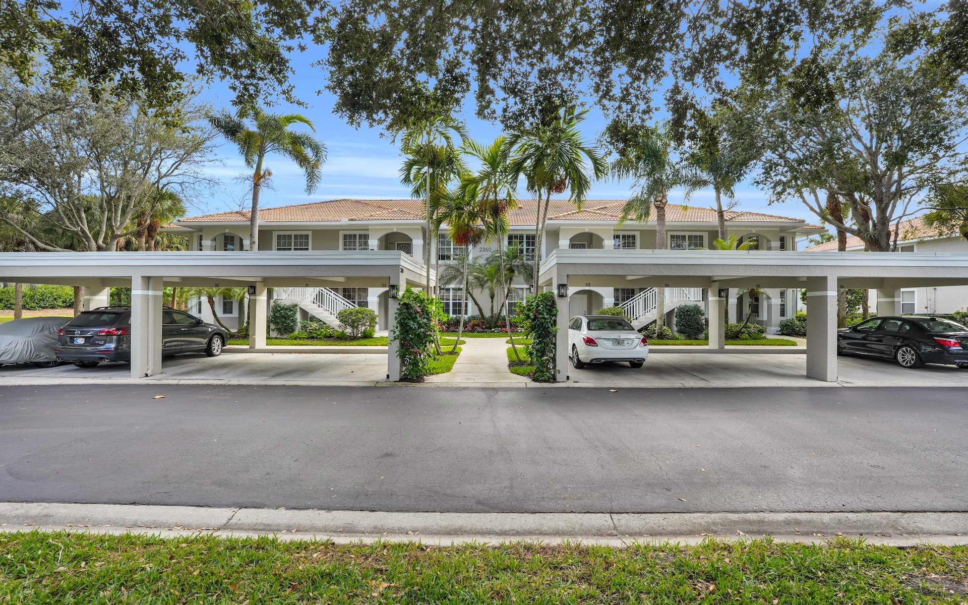 2350 Carrington Ct #202