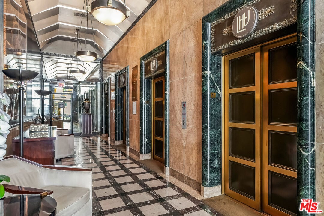 6253 Hollywood Blvd, #302