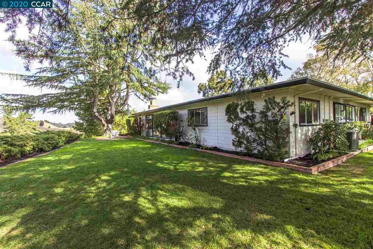 3258 Judith Ln