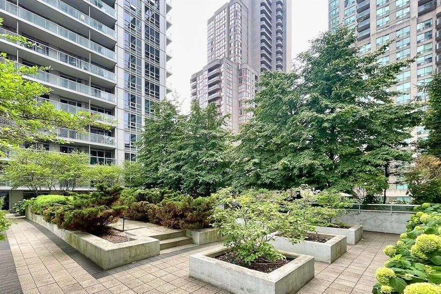 763 Bay St Unit: 3413