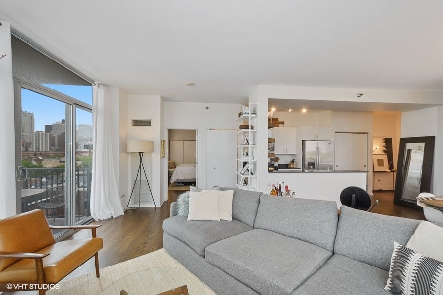 1546 N. Orleans Unit 805