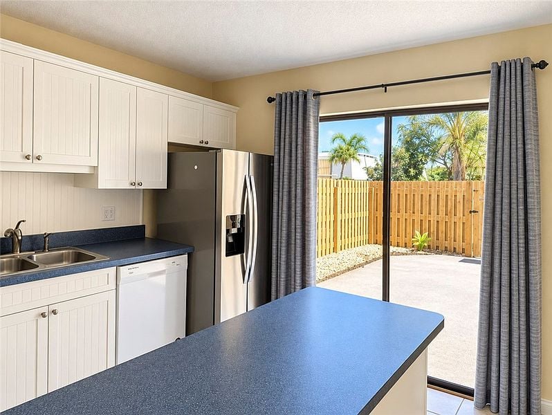 1166 6th Ave APT 17B