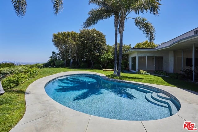 1070 Somera Rd