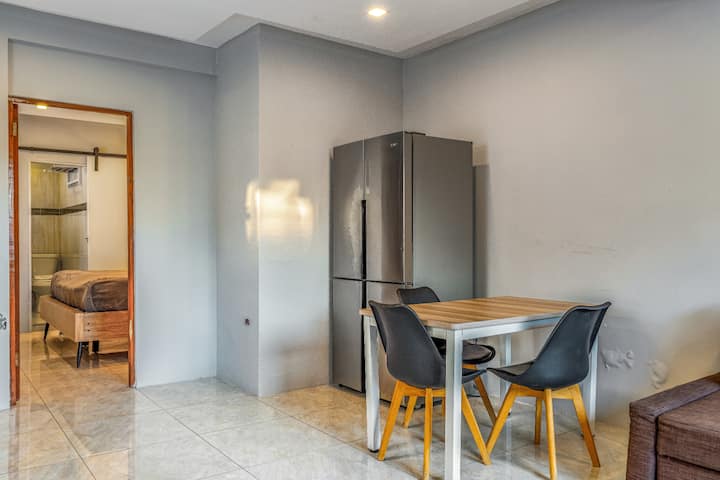 Beach House Apt 10 • 1BR + Sofa Bed • Full Kitchen - Airbnb