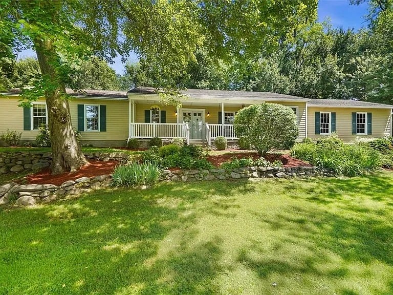 11 Seminary Ln