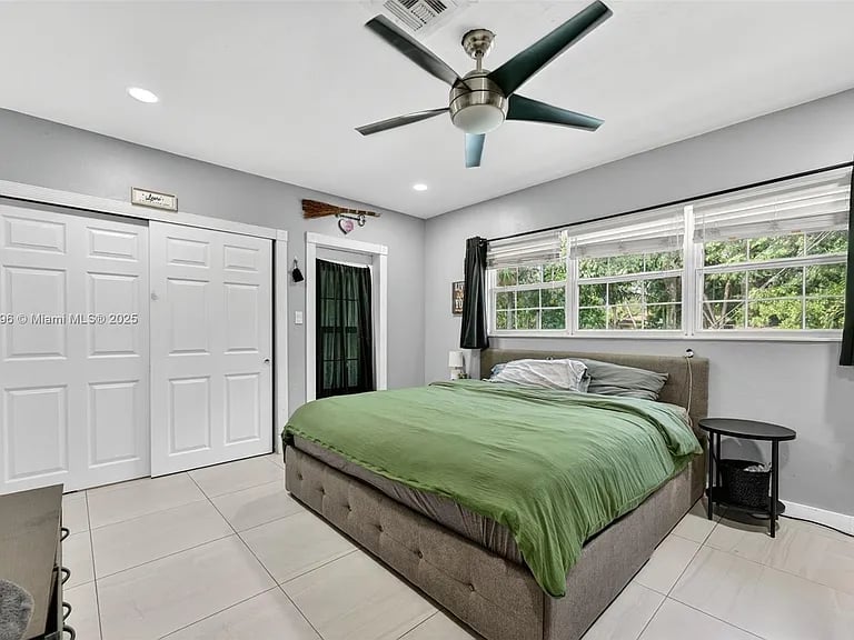 801 Holly Ln, Plantation