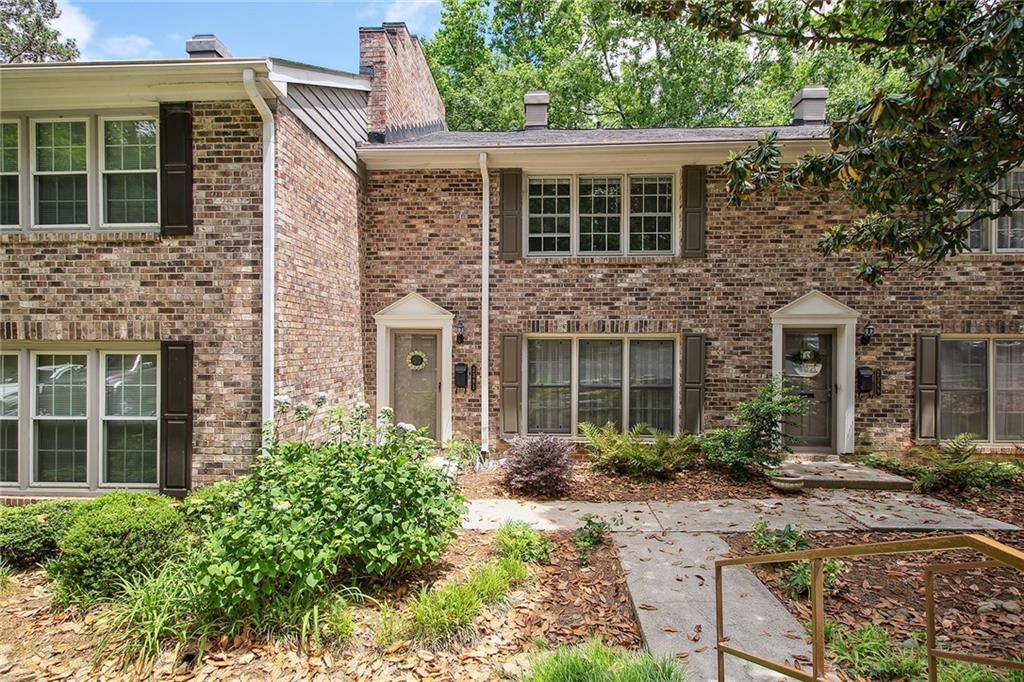 2391 Northlake Ct NE