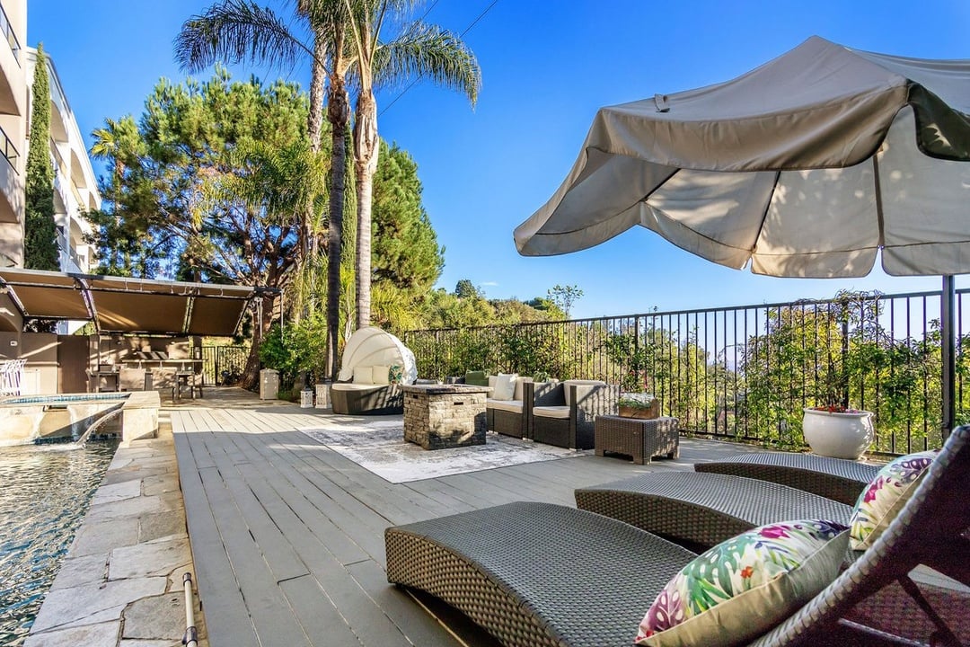 Mulholland Drive, 90068