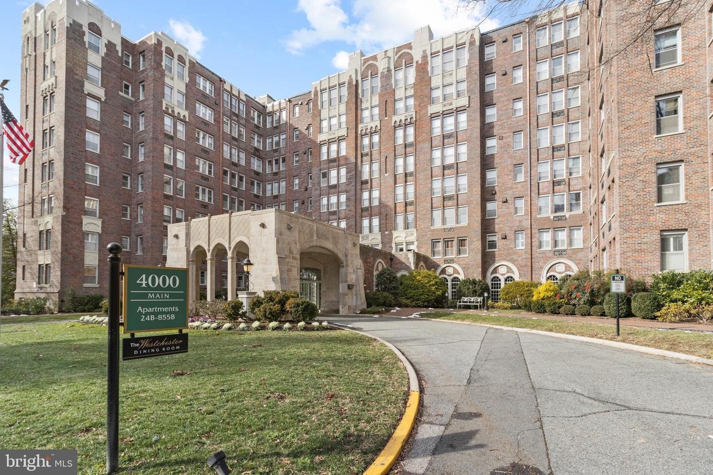 4000 Cathedral Ave NW #327B