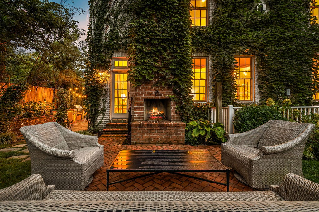 Stunning Hayfields Manor Home