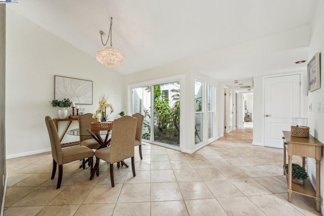 2119 Presidio Ct