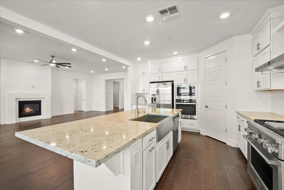3553 Egret Dr