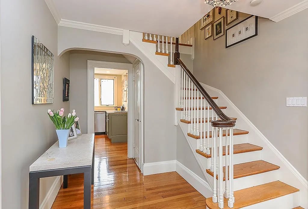 46 Greylock Rd