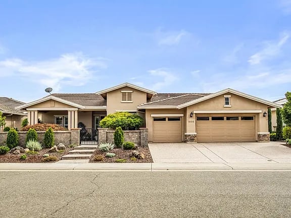 1695 Carnelian Ct