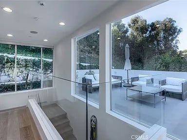 7350 Pacific View Dr