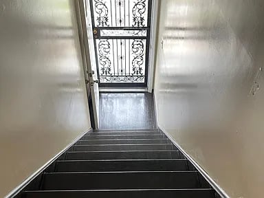 6110 230th St Fl 2