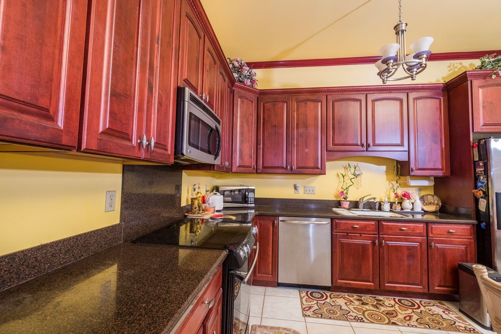 18 Waikalani Hema Pl