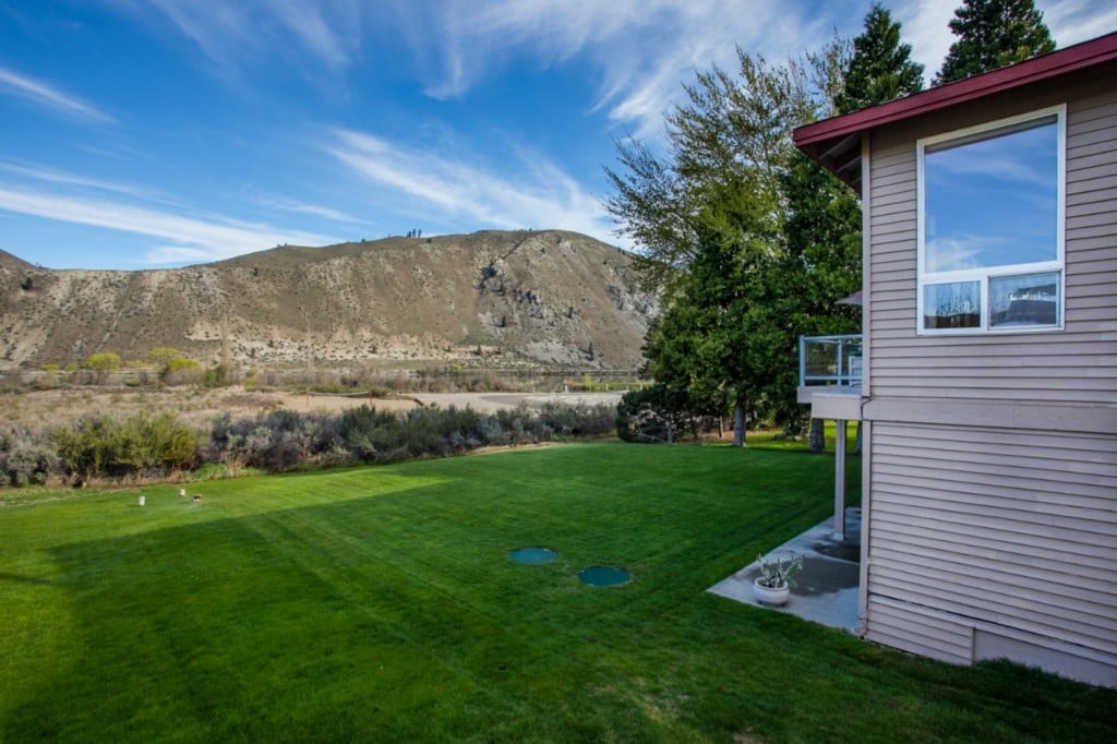 325 Lake Front Rd