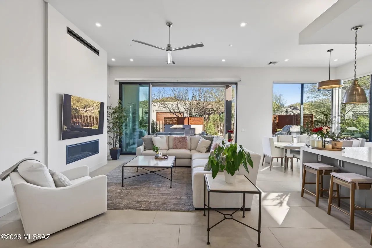 14248 N Hidden Enclave Pl