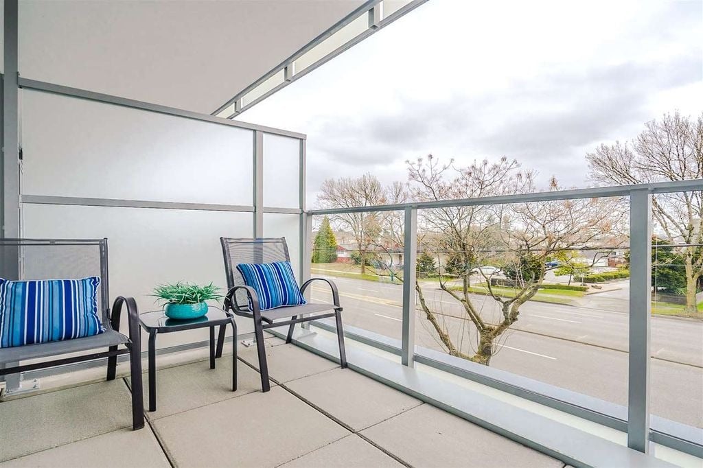 5693 Elizabeth St, #203